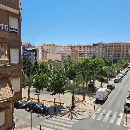 Enrique Numero 68 Elche Exterior foto